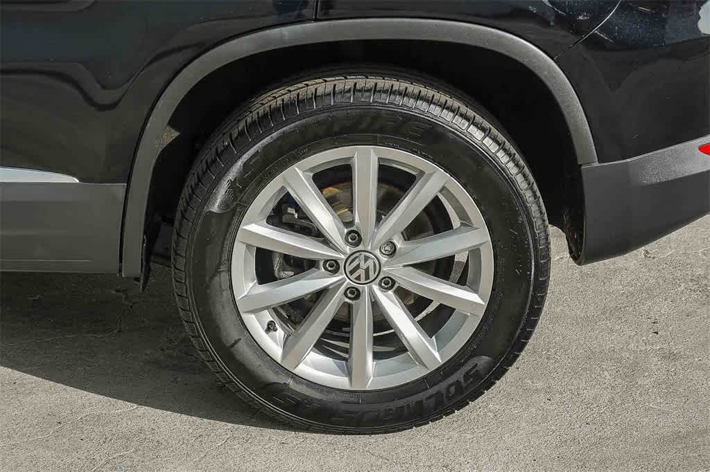 Thumbnail: 2017 Volkswagen Tiguan - 11