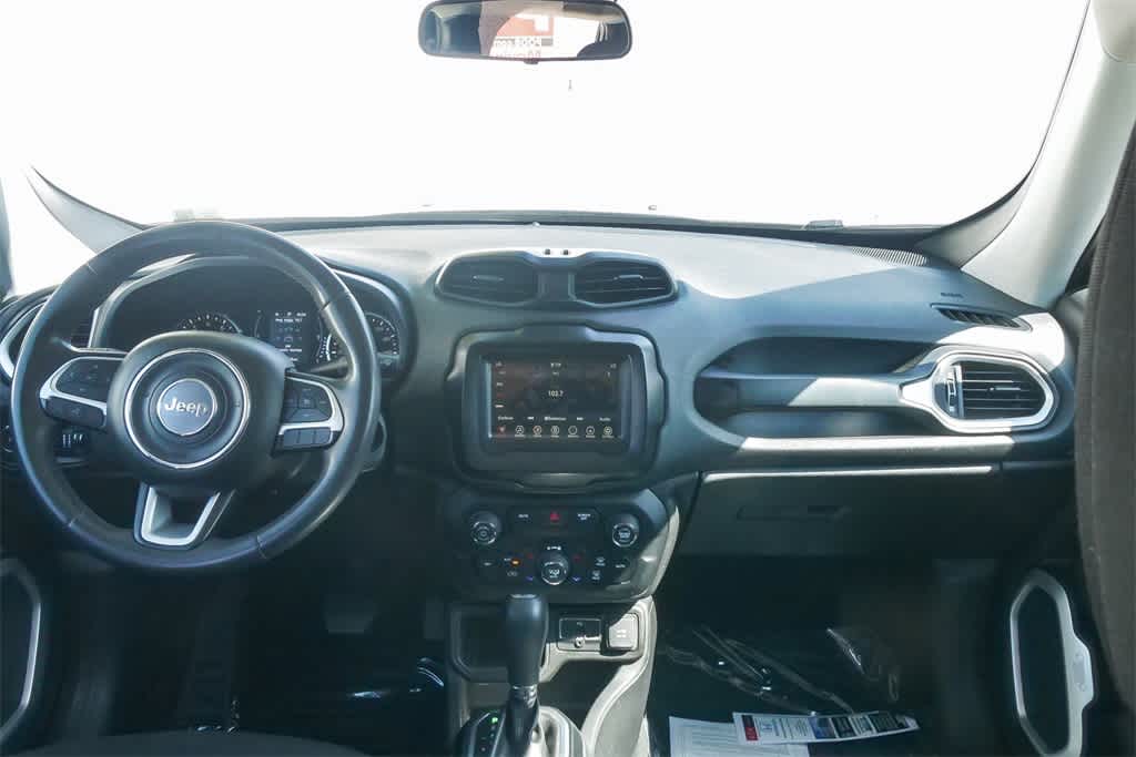 Thumbnail: 2018 Jeep Renegade - 11