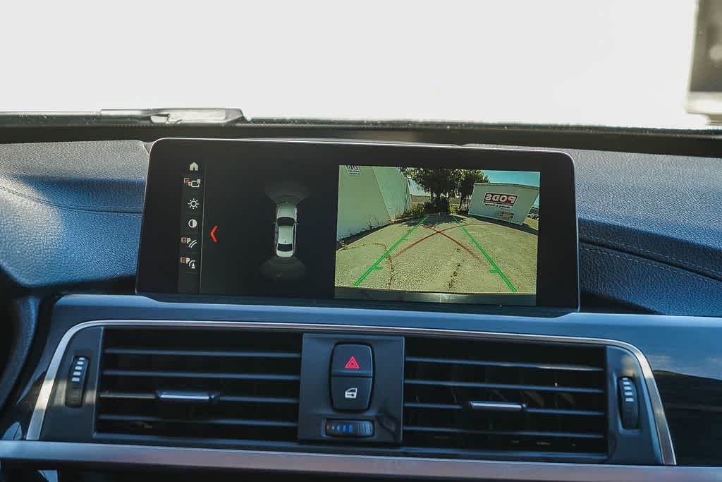 Thumbnail: 2018 BMW 3 Series - 14