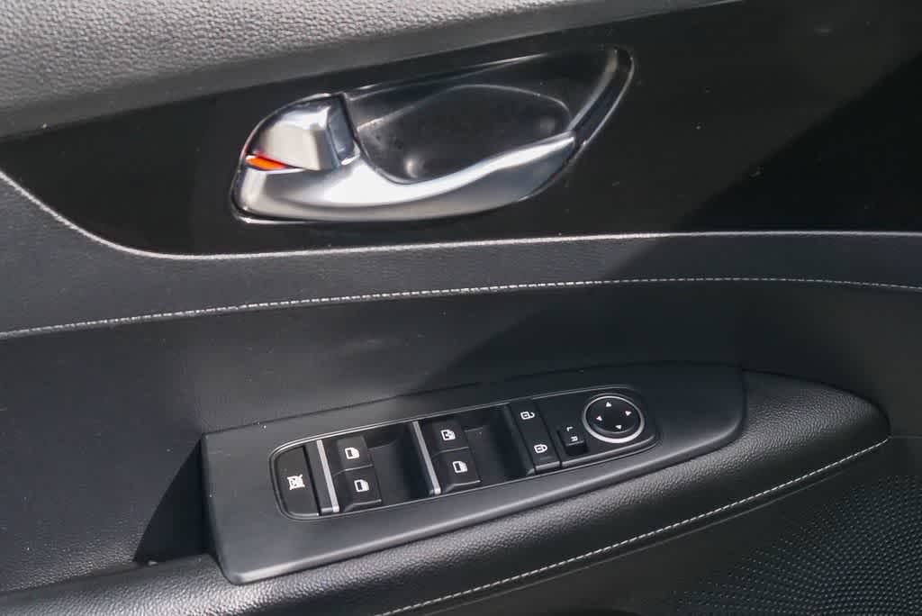 Thumbnail: 2020 Kia Forte - 19