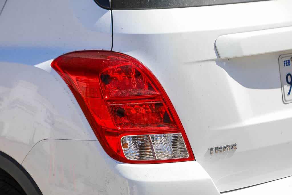 Thumbnail: 2020 Chevrolet Trax - 8