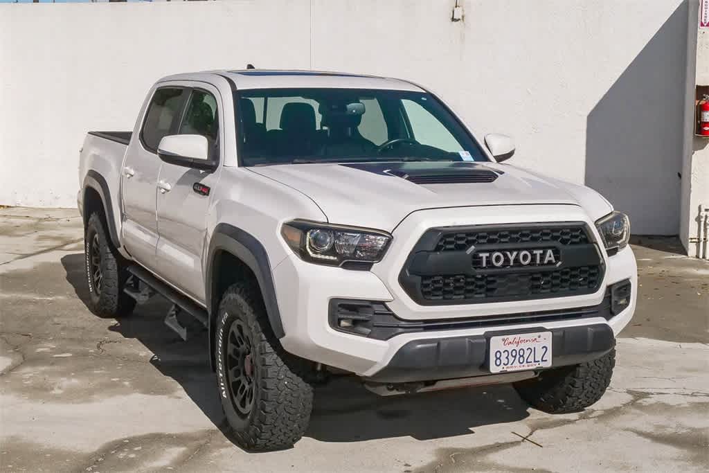 Thumbnail: 2019 Toyota Tacoma - 3