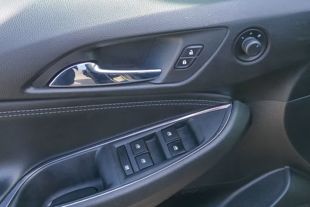 Thumbnail: 2017 Chevrolet Cruze - 16