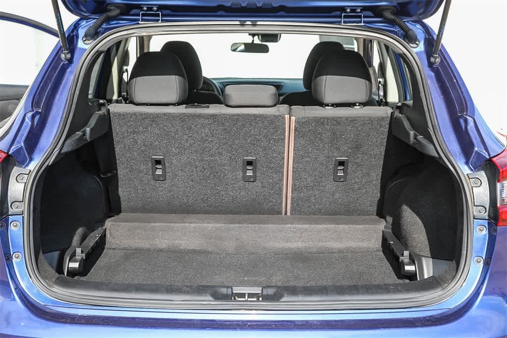 Thumbnail: 2021 Nissan Rogue Sport - 24