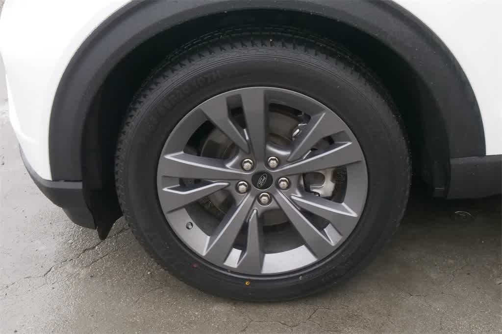 Thumbnail: 2021 Ford Explorer - 5