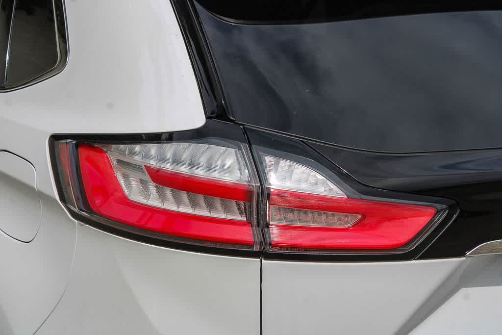 Thumbnail: 2019 Ford Edge - 10