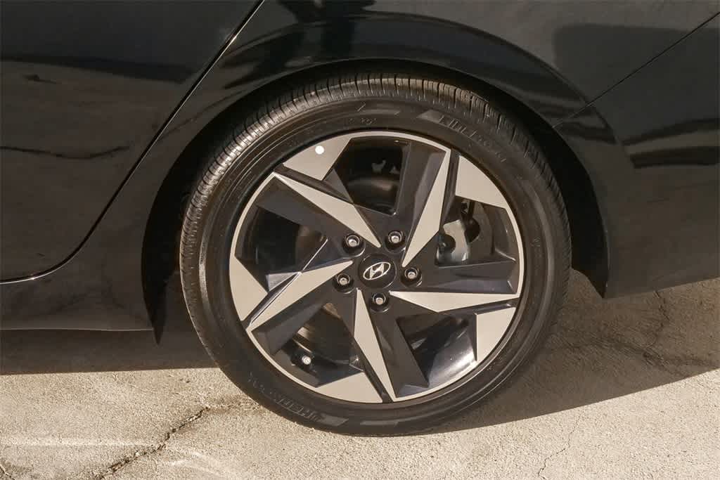 Thumbnail: 2023 Hyundai Elantra - 6
