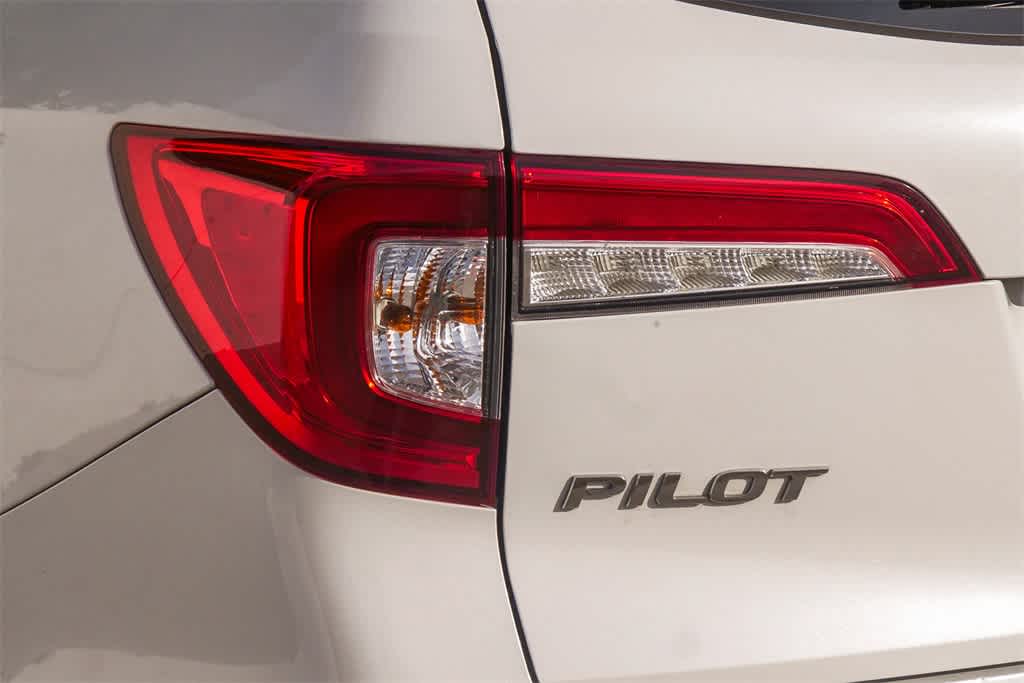 Thumbnail: 2020 Honda Pilot - 10