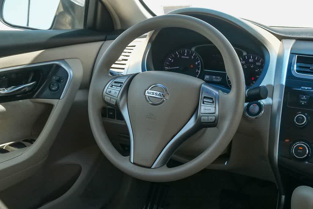 Thumbnail: 2013 Nissan Altima - 13