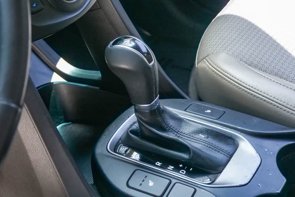 Thumbnail: 2013 Hyundai Santa Fe - 16
