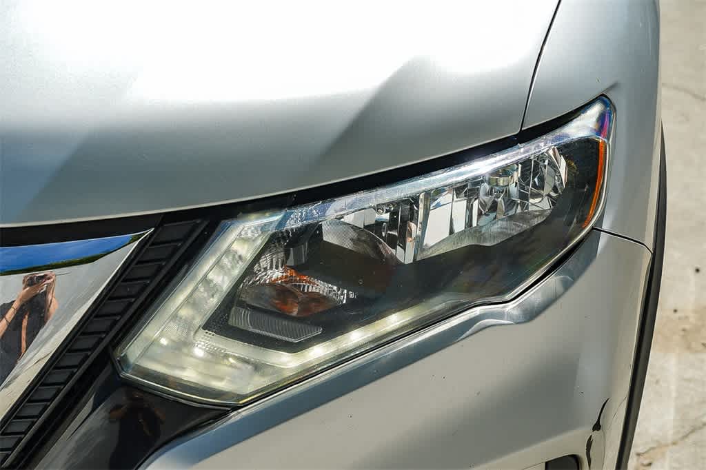 Thumbnail: 2018 Nissan Rogue - 8