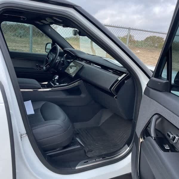 Thumbnail: 2025 Land Rover Range Rover Sport - 23