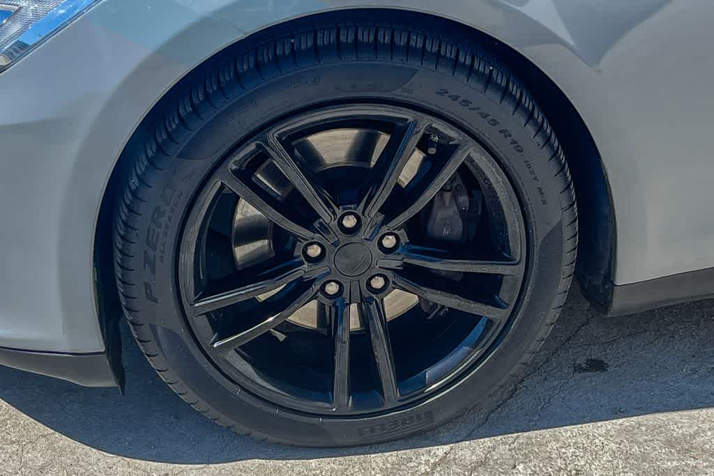 Thumbnail: 2013 Tesla Model S - 5