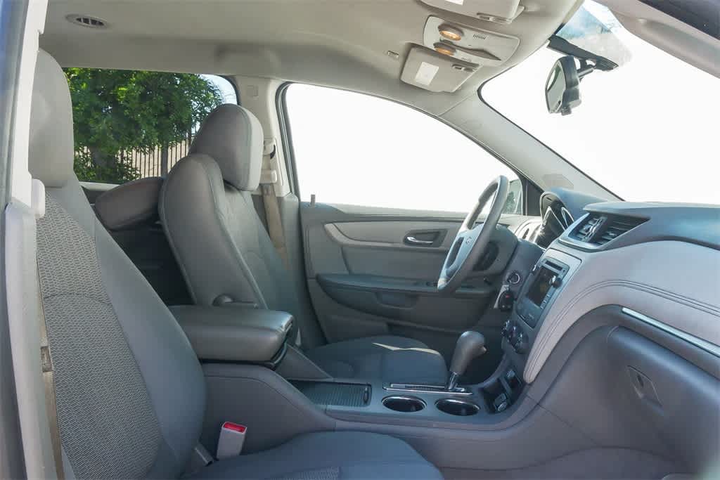 Thumbnail: 2017 Chevrolet Traverse - 17