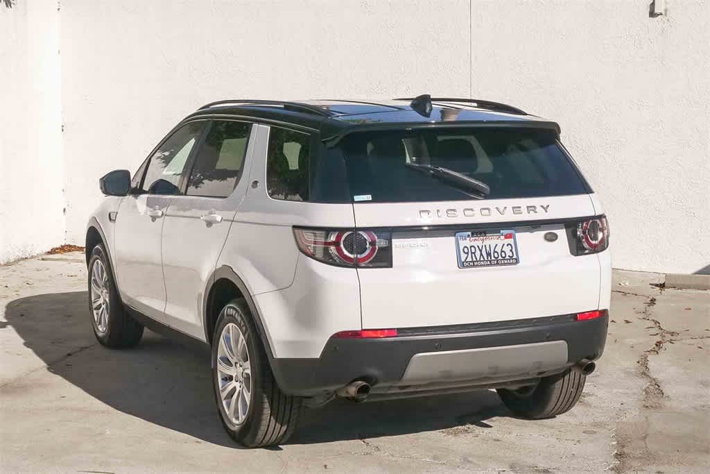 Thumbnail: 2017 Land Rover Discovery Sport - 9