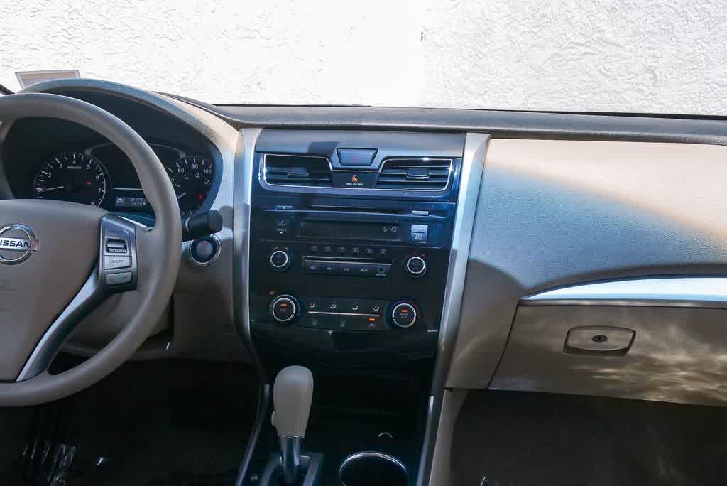 Thumbnail: 2013 Nissan Altima - 10