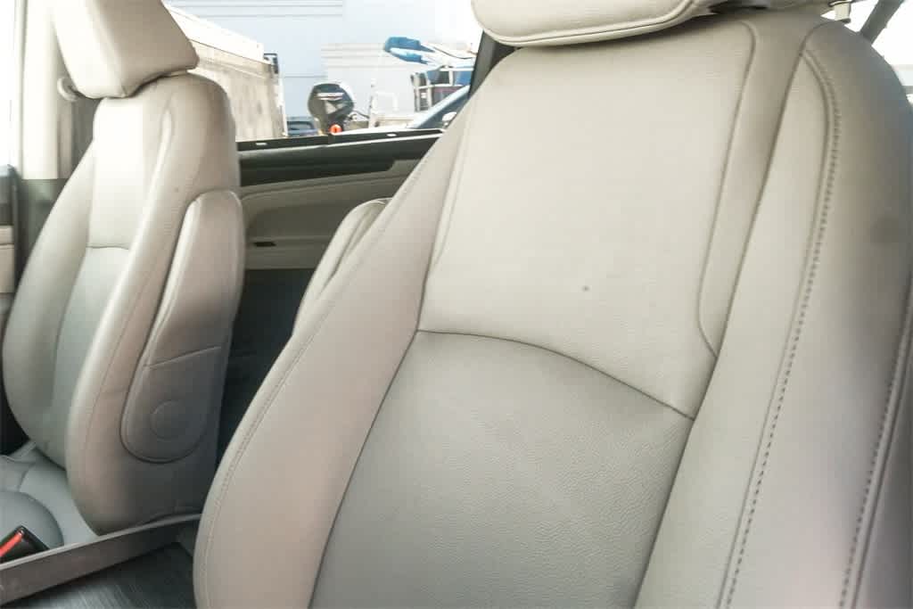 Thumbnail: 2018 Honda Odyssey - 21