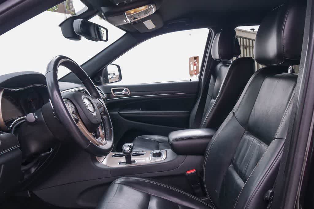 Thumbnail: 2015 Jeep Grand Cherokee - 16