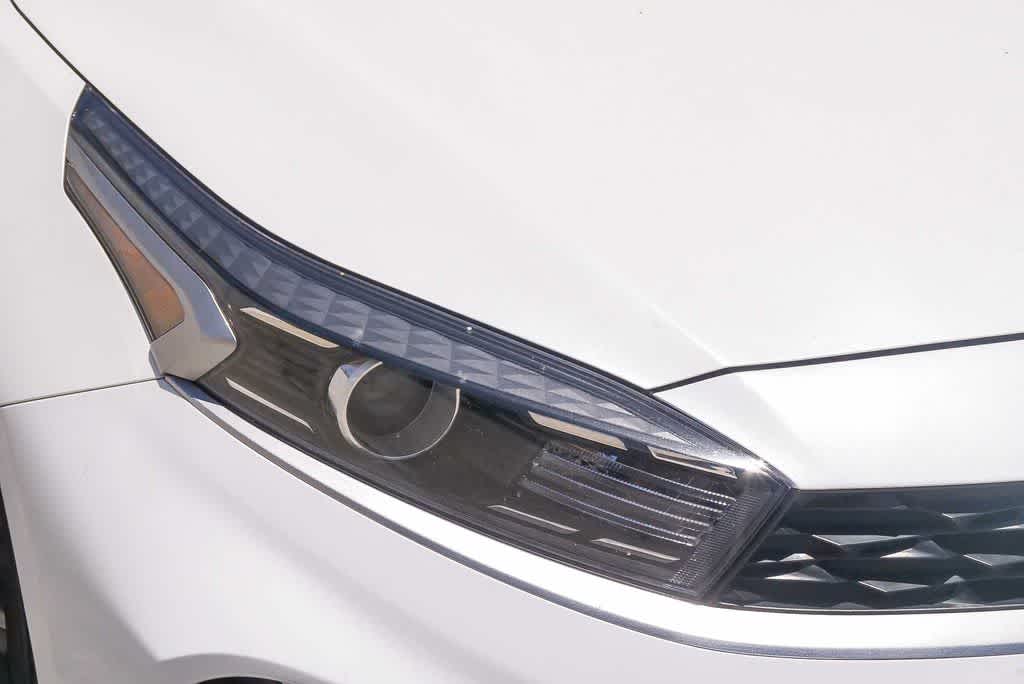 Thumbnail: 2023 Kia Forte - 3
