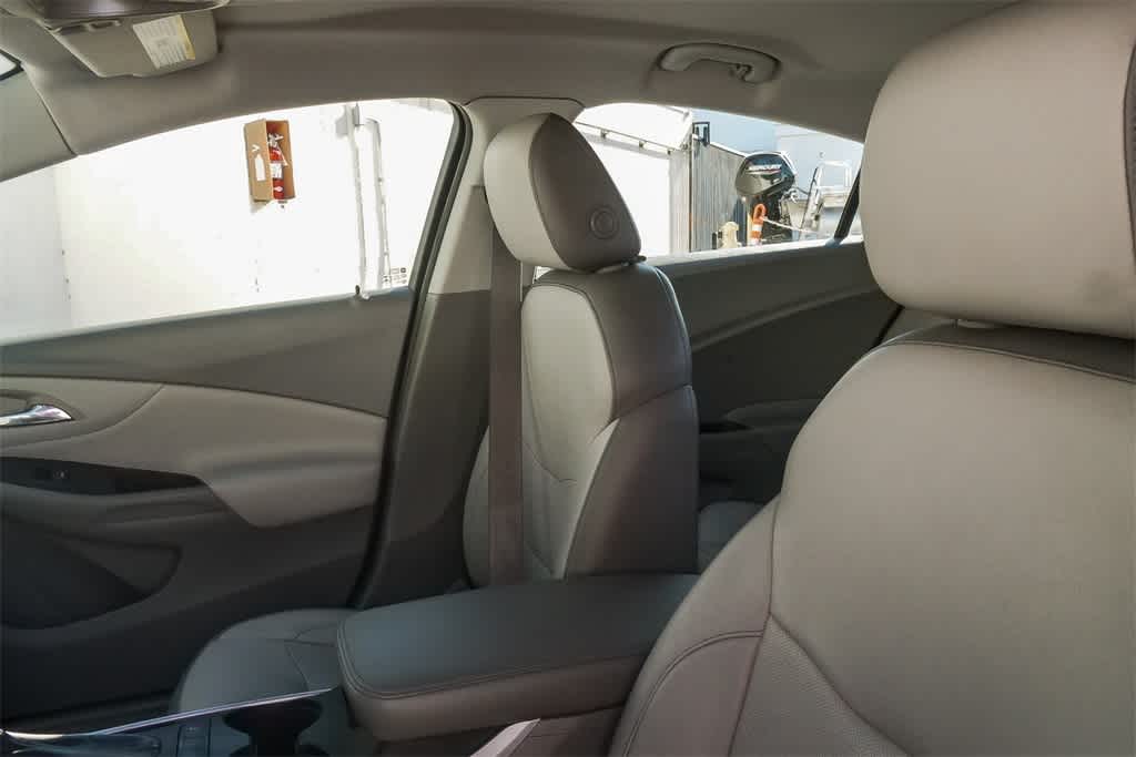 Thumbnail: 2017 Chevrolet Volt - 17