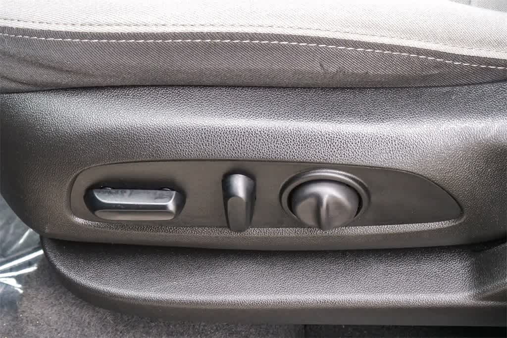 Thumbnail: 2019 Chevrolet Equinox - 18