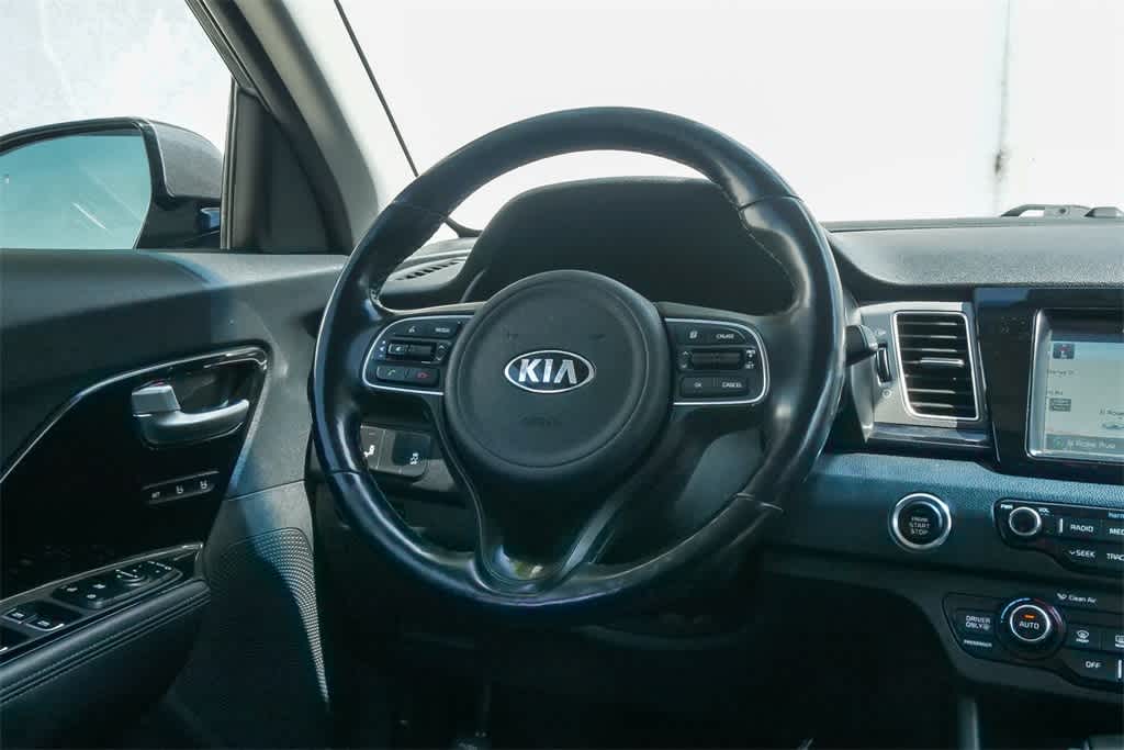 Thumbnail: 2017 Kia Niro - 14