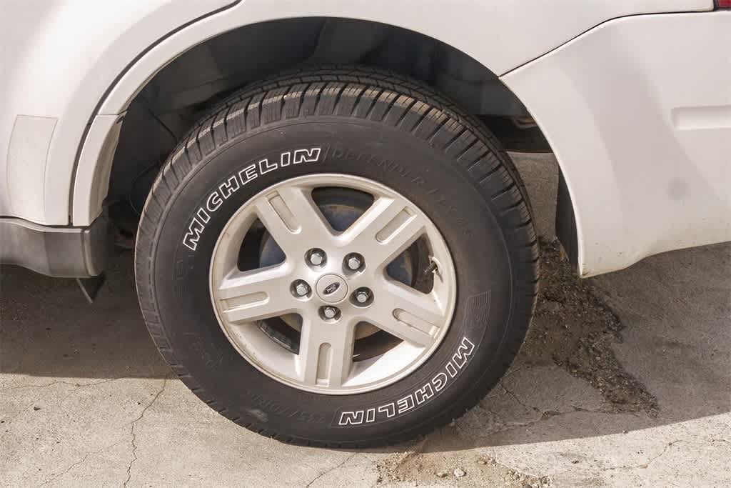 Thumbnail: 2009 Ford Escape - 6