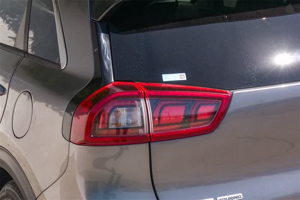 Thumbnail: 2017 Kia Niro - 10
