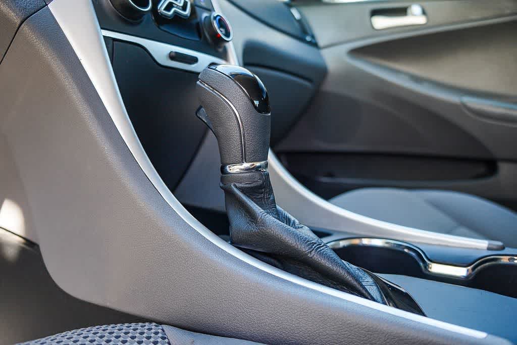 Thumbnail: 2013 Hyundai Sonata - 24