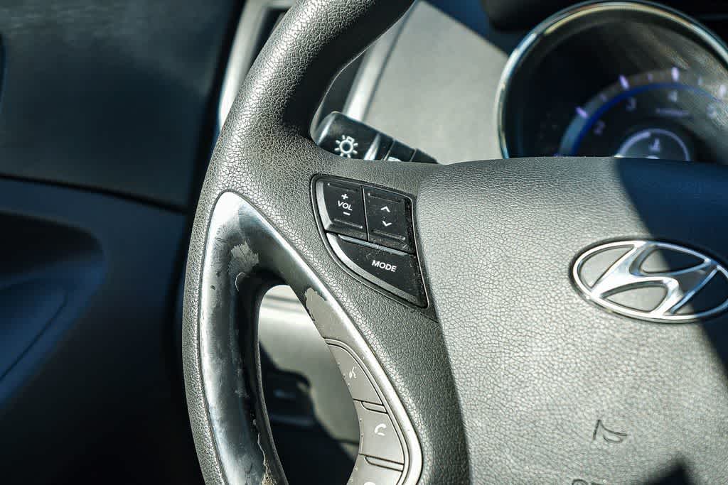 Thumbnail: 2013 Hyundai Sonata - 16