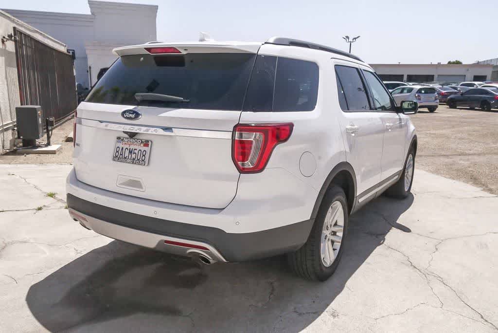 Thumbnail: 2017 Ford Explorer - 9