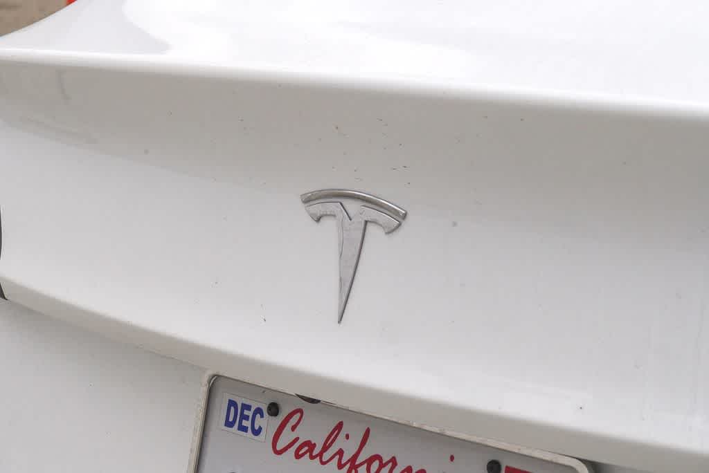 Thumbnail: 2022 Tesla Model 3 - 11