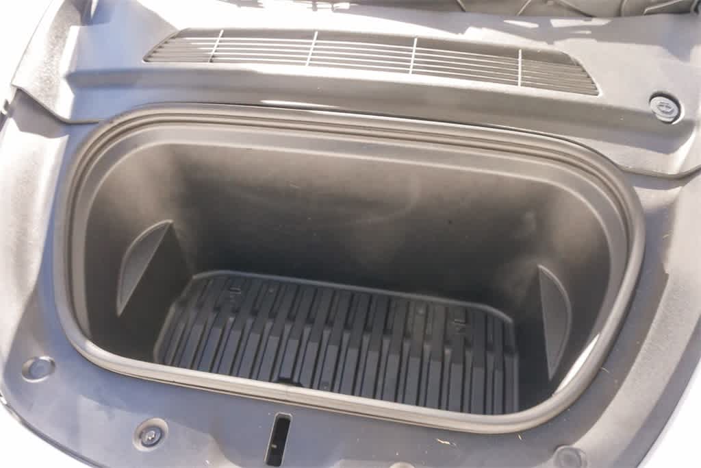 Thumbnail: 2022 Tesla Model Y - 24