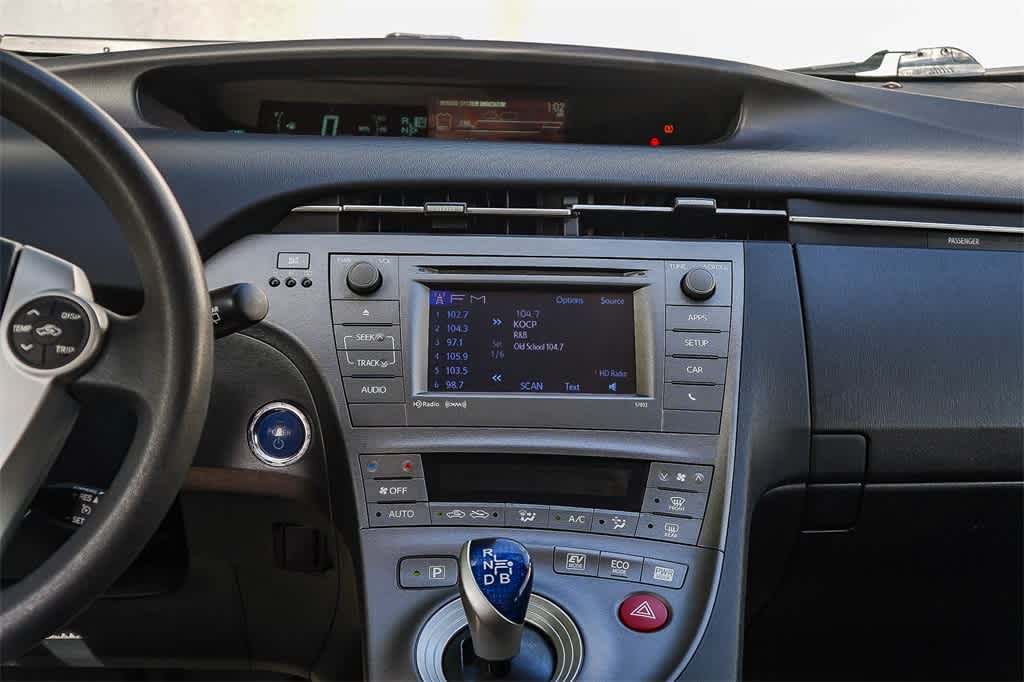 Thumbnail: 2015 Toyota Prius - 13