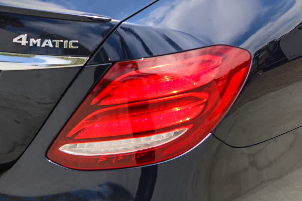 Thumbnail: 2017 Mercedes-Benz E-Class - 10