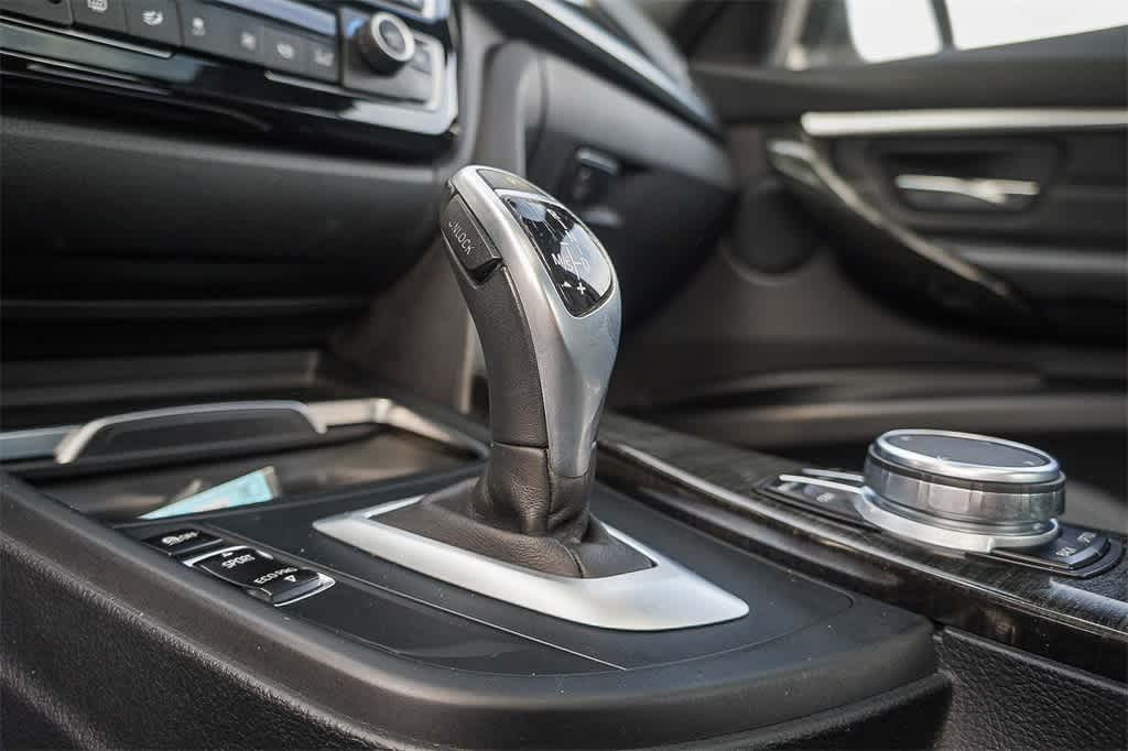 Thumbnail: 2018 BMW 3 Series - 25