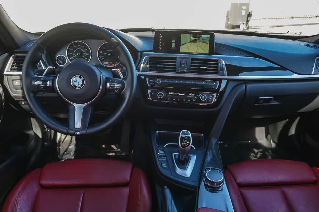 Thumbnail: 2018 BMW 3 Series - 12