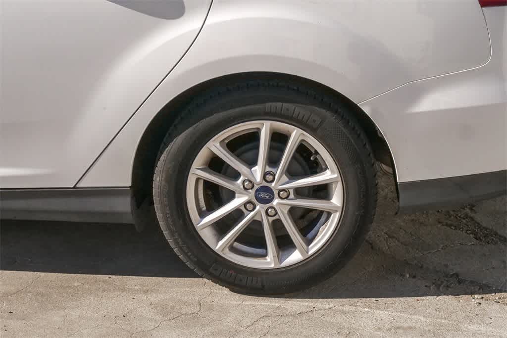 Thumbnail: 2015 Ford Focus - 6