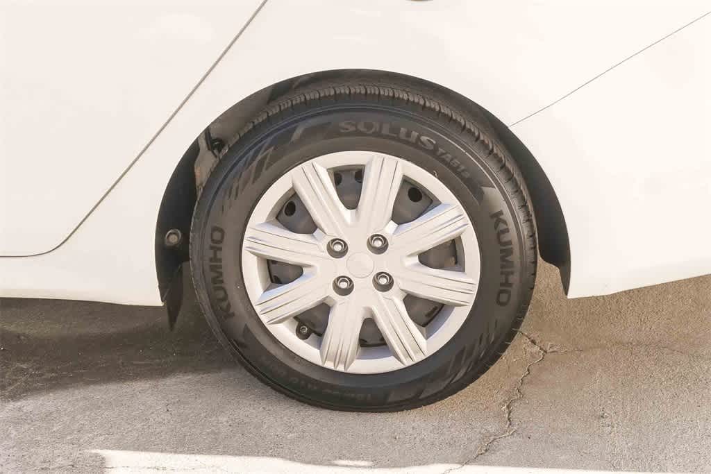 Thumbnail: 2023 Kia Rio - 6