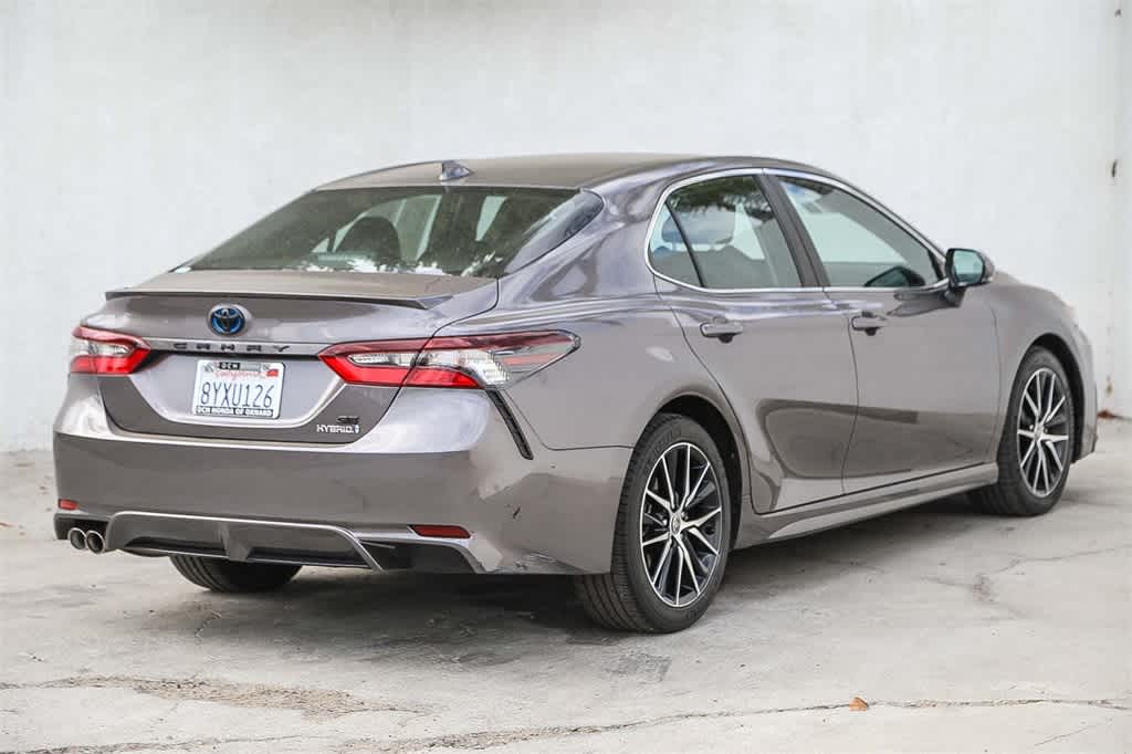 2022 Toyota Camry Hybrid SE photo 4