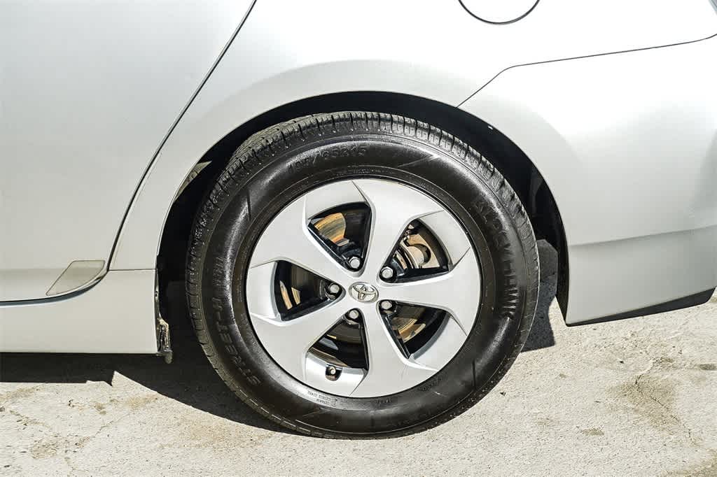 Thumbnail: 2014 Toyota Prius - 11