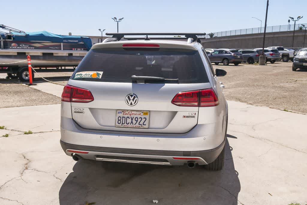 Thumbnail: 2017 Volkswagen Golf - 8