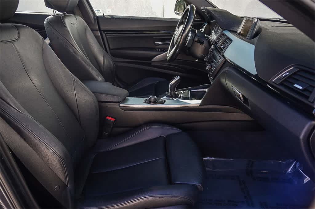 Thumbnail: 2016 BMW 3 Series - 19