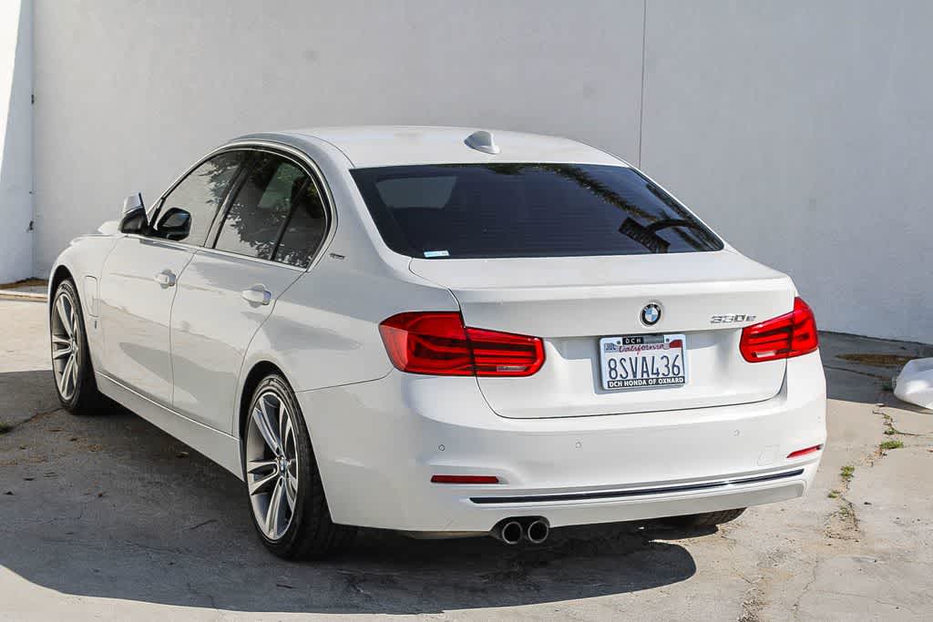 Thumbnail: 2017 BMW 3 Series - 9