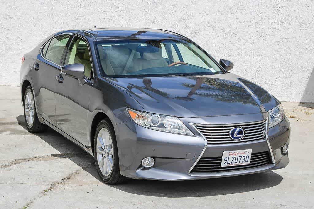 Thumbnail: 2014 Lexus ES - 3