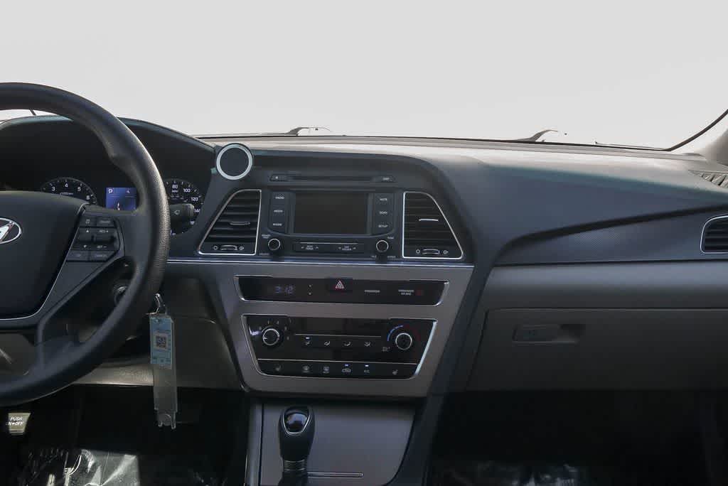 Thumbnail: 2015 Hyundai Sonata - 11