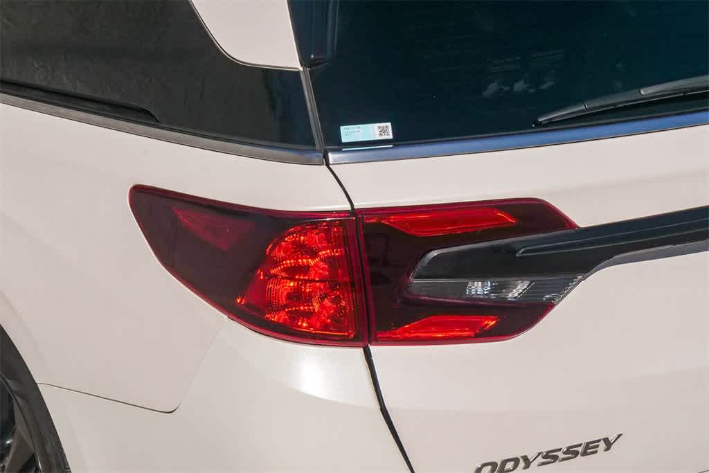 Thumbnail: 2023 Honda Odyssey - 10