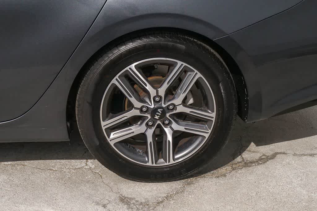 Thumbnail: 2020 Kia Forte - 6