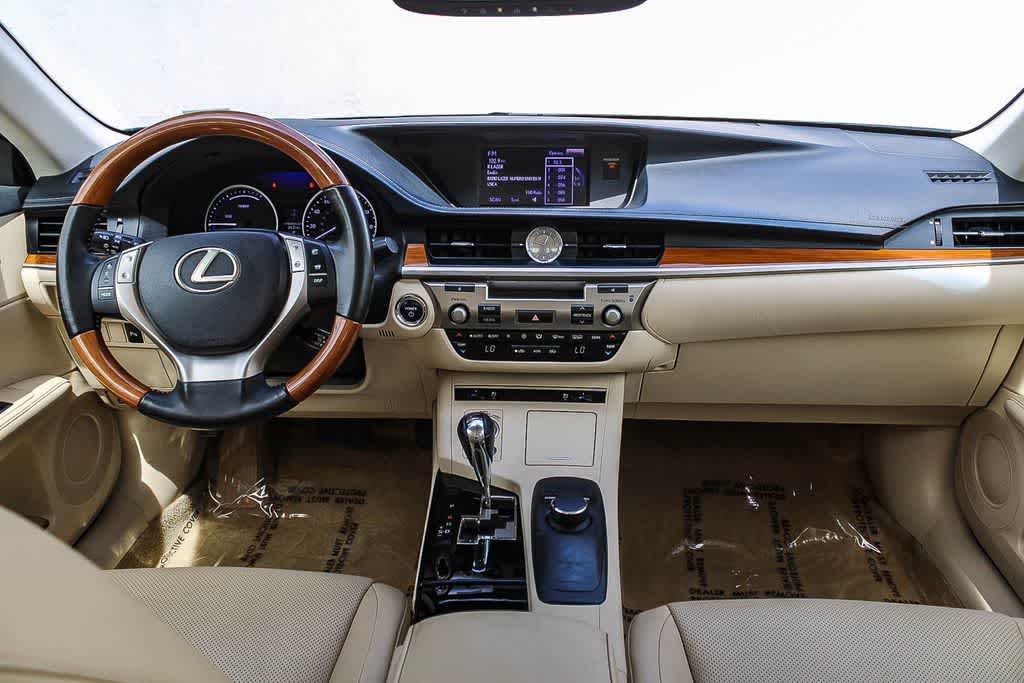 Thumbnail: 2014 Lexus ES - 11