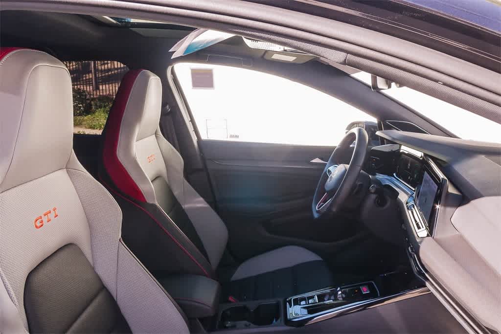 Thumbnail: 2024 Volkswagen Golf - 16